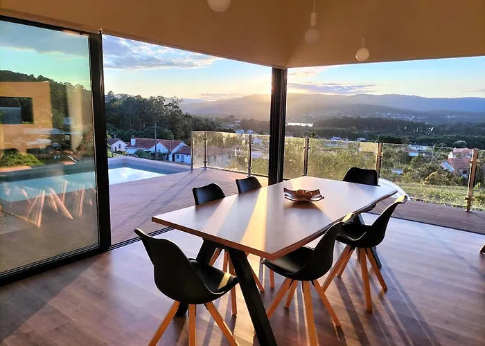 Villa Amores Riverview - Your Scenic Getaway - Uchill