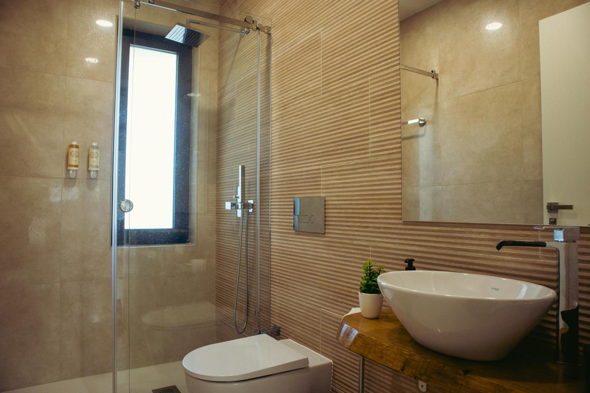 Amores Riverview - Your Scenic Getaway - Uchill Villa