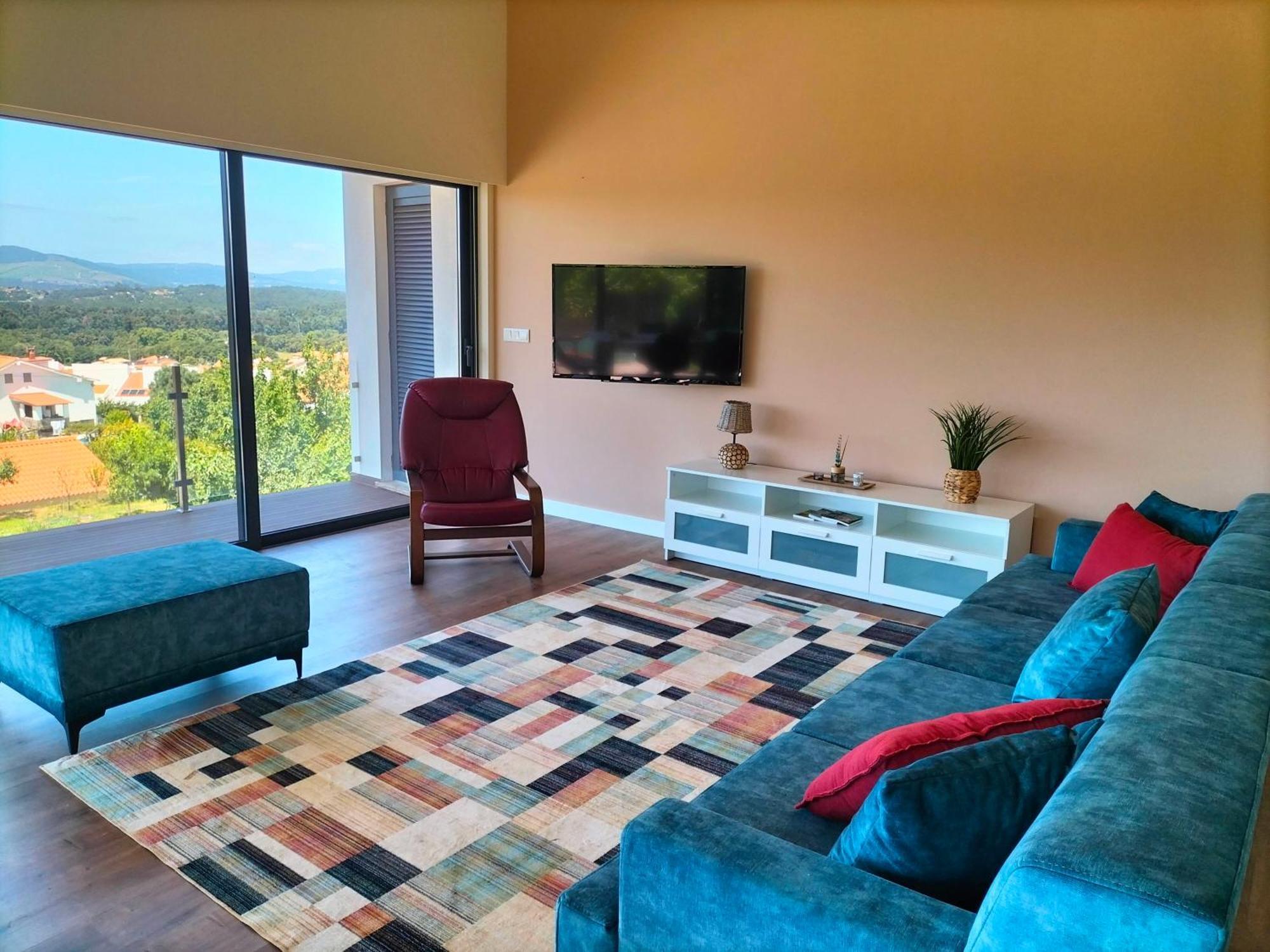Amores Riverview - Your Scenic Getaway - Uchill Villa *